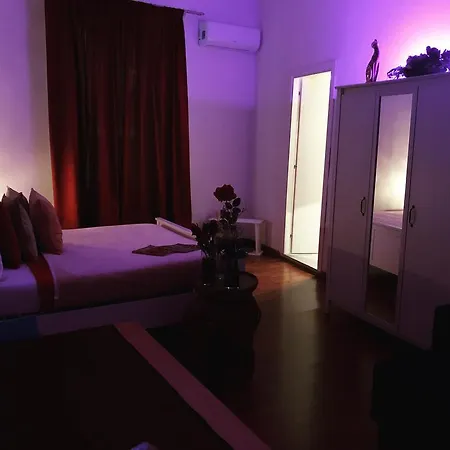 Duomosuite 3* نابولي